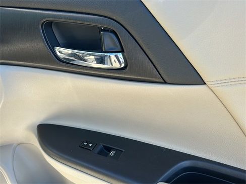 Used 2015 Honda Accord EX-L image 39