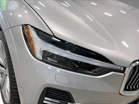 Certified 2023 Volvo XC60 B5 Ultimate w/ Climate Package AWD/4WD image 33