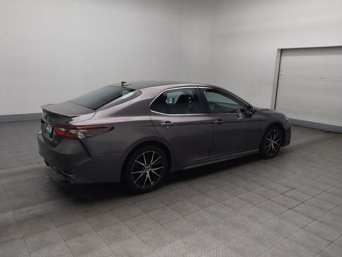 Used 2022 Toyota Camry SE image 10