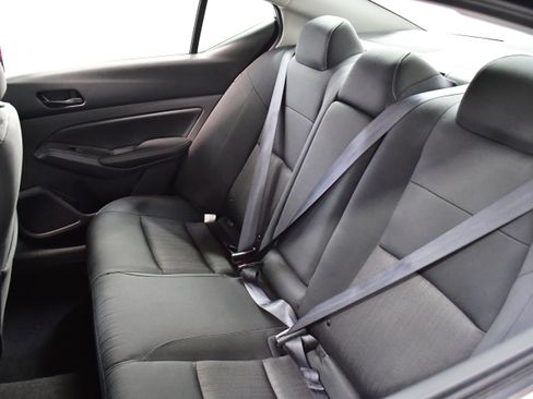 Used 2025 Nissan Altima 2.5 SV image 10