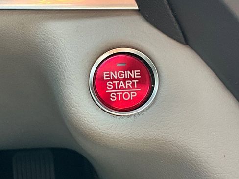 Used 2017 Acura MDX SH-AWD w/ Advance Package image 9