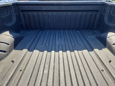 Used 2021 Nissan Titan SV w/ SV Convenience Package image 33