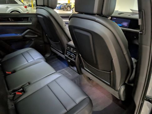 Certified 2025 Porsche Cayenne AWD/4WD image 25