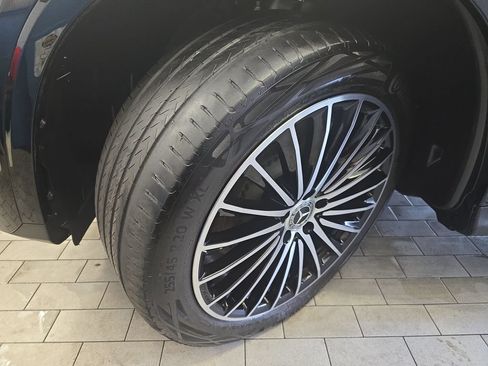 Certified 2025 Mercedes-Benz GLC 300 4MATIC image 37