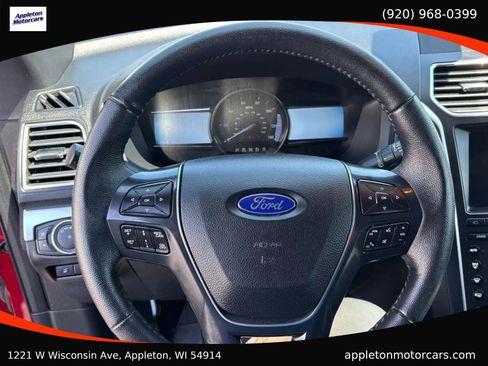 Used 2019 Ford Explorer Limited w/ Equipment Group 301A AWD/4WD image 10
