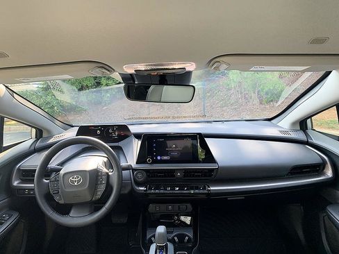 Certified 2026 Toyota Prius XLE FWD image 18