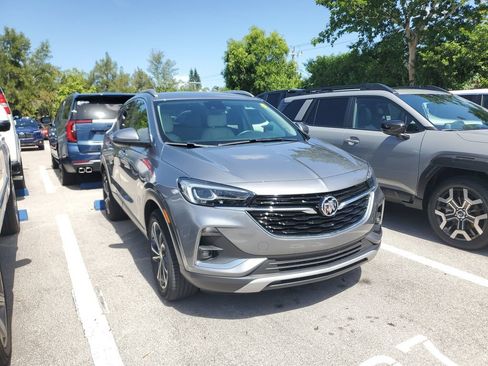 Used 2021 Buick Encore GX Essence FWD image 3