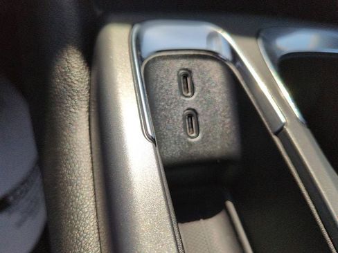 Used 2025 Chevrolet Equinox EV LT FWD image 24