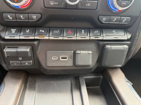 Used 2021 GMC Sierra 3500 Denali w/ Denali Ultimate Package AWD/4WD image 18