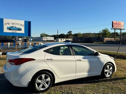 Used 2013 Hyundai Elantra GLS image 10