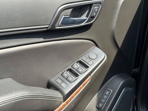 Used 2019 Chevrolet Tahoe Premier w/ RST Edition RWD image 19