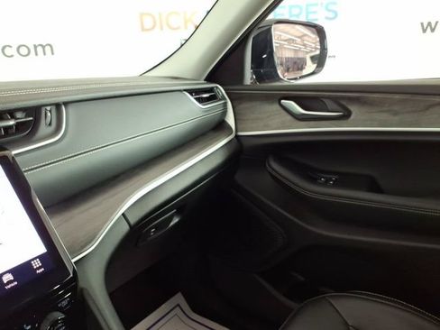 Used 2023 Jeep Grand Cherokee Limited AWD/4WD image 22