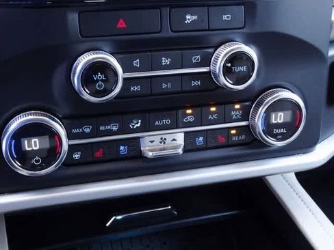 Used 2023 Ford Expedition XLT image 33