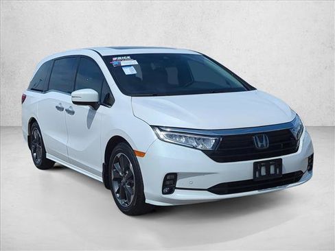 Certified 2024 Honda Odyssey Elite image 3