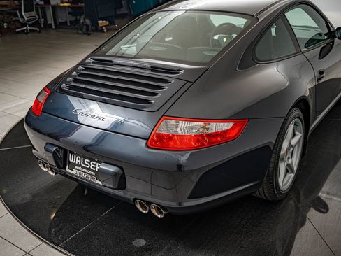 Used 2005 Porsche 911 Carrera RWD image 21