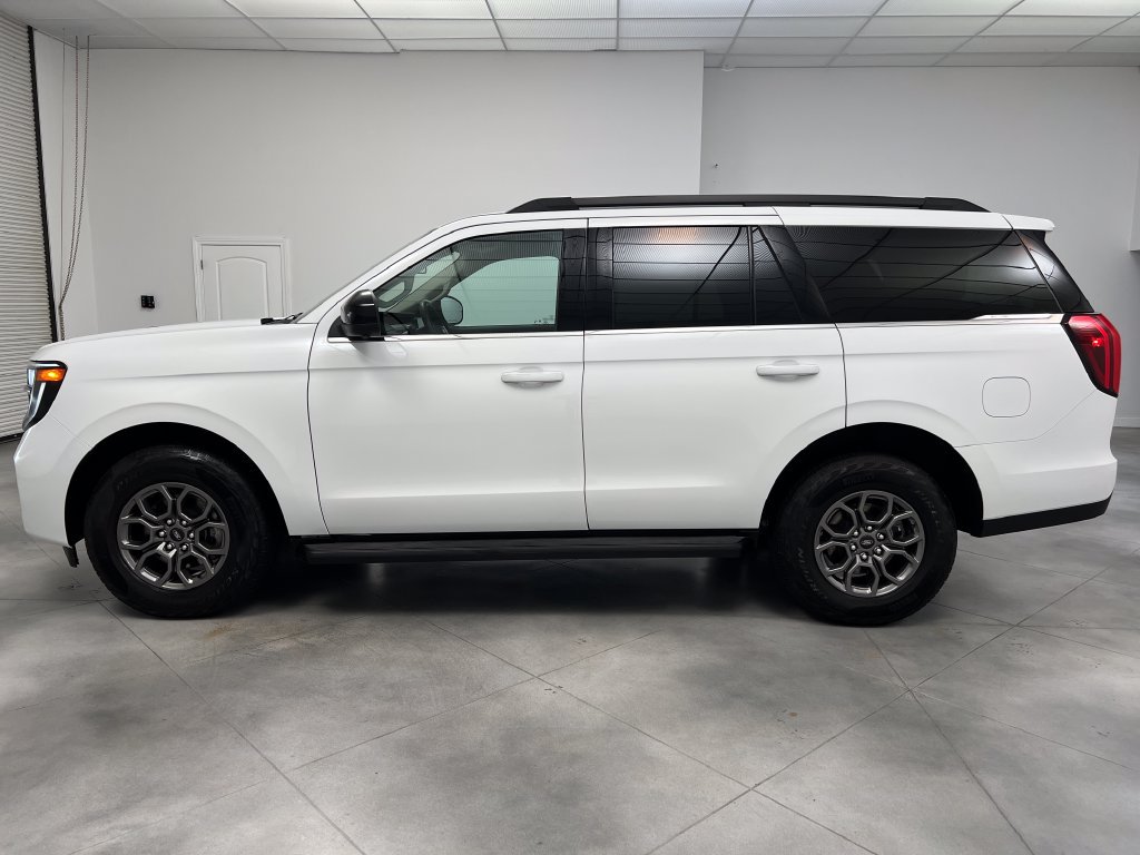 Used 2025 Ford Expedition Active RWD image 5