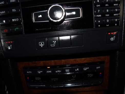 Used 2013 Mercedes-Benz E 350 Sedan image 20