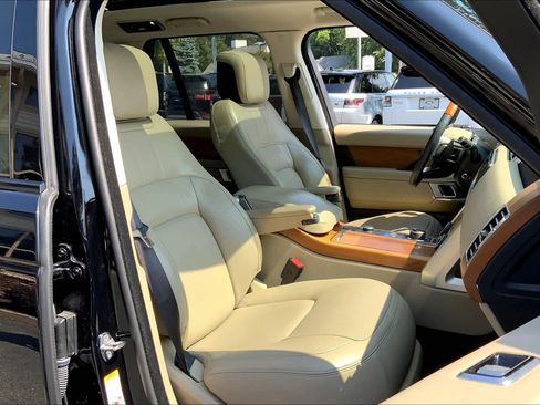Used 2019 Land Rover Range Rover Supercharged image 7