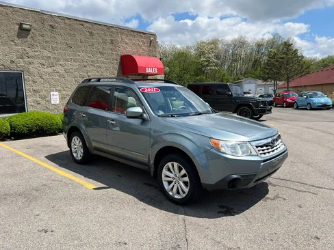 Used 2011 Subaru Forester 2.5X Premium w/ All-Weather Pkg AWD/4WD image 3