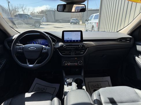 Used 2020 Ford Escape Titanium image 25