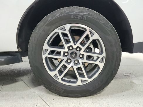 Used 2025 Ford Expedition Active AWD/4WD image 15