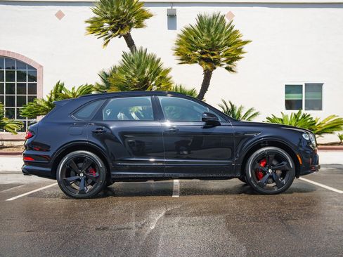 New 2025 Bentley Bentayga image 5