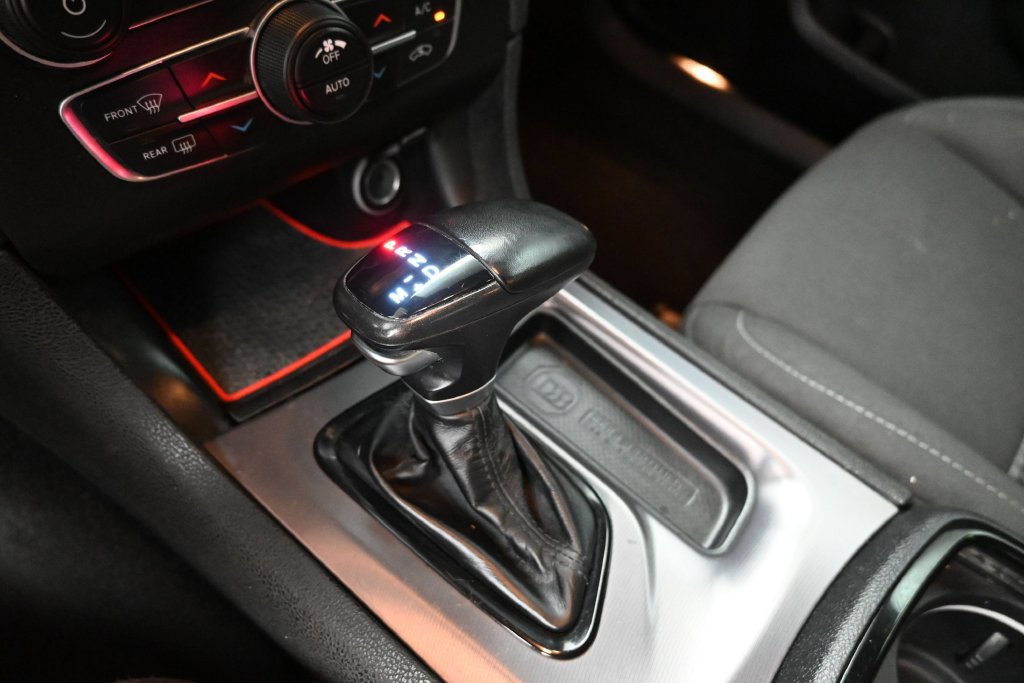 Used 2022 Dodge Charger R/T w/ Blacktop Package RWD image 9