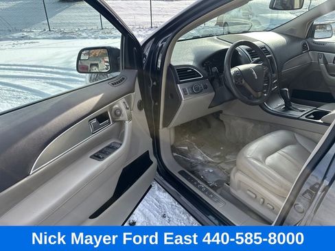 Used 2013 Lincoln MKX AWD w/ Class II Trailer Tow Pkg image 21
