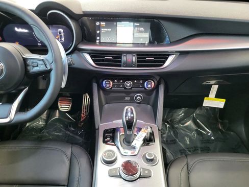 New 2025 Alfa Romeo Stelvio Sprint image 42