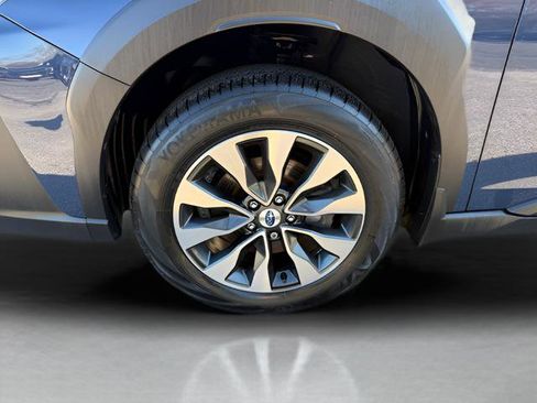 Used 2023 Subaru Outback Limited AWD/4WD image 31