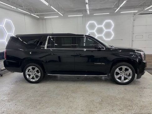 Used 2020 GMC Yukon XL SLT w/ HD Trailering Package image 2