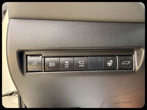 Used 2021 Toyota Venza Limited w/ Advanced Technology Package AWD/4WD image 36
