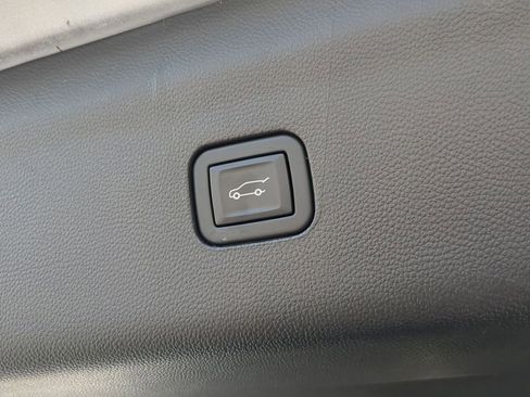 Used 2021 Buick Enclave Avenir w/ Avenir Technology Package image 35