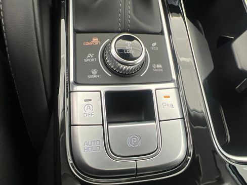 Certified 2025 Kia Telluride EX w/ EX Captain's Chair Package AWD/4WD image 60