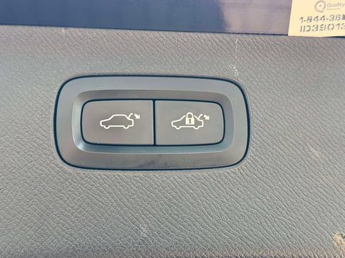Used 2019 Volvo XC90 T6 Momentum w/ Protection Package Premier AWD/4WD image 9