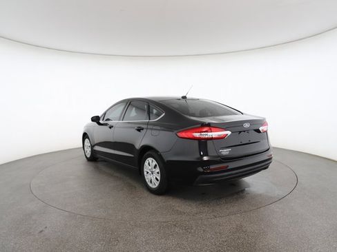 Used 2019 Ford Fusion S image 11