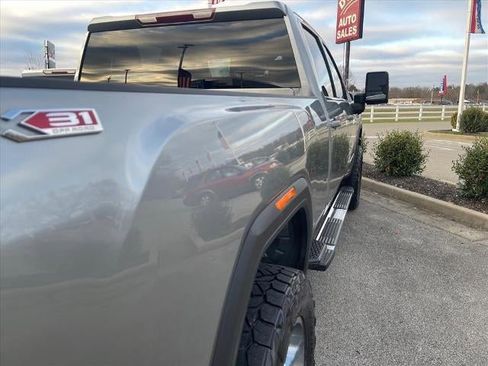 Used 2025 GMC Sierra 2500 SLE image 20