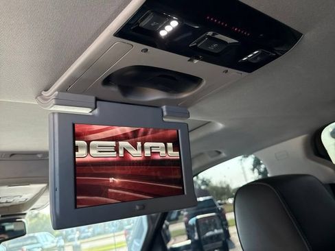 Used 2016 GMC Sierra 2500 Denali w/ Duramax Plus Package AWD/4WD image 16