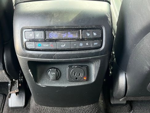 Used 2024 Hyundai Palisade Calligraphy image 23