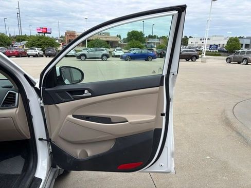 Used 2018 Hyundai Tucson Value AWD/4WD image 21