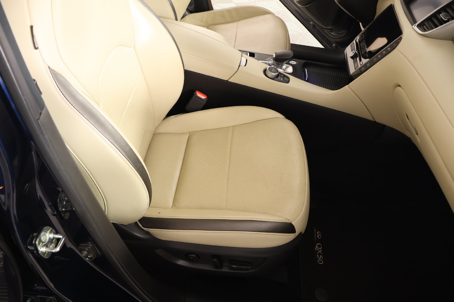 Certified 2022 INFINITI QX50 Sensory AWD/4WD image 14