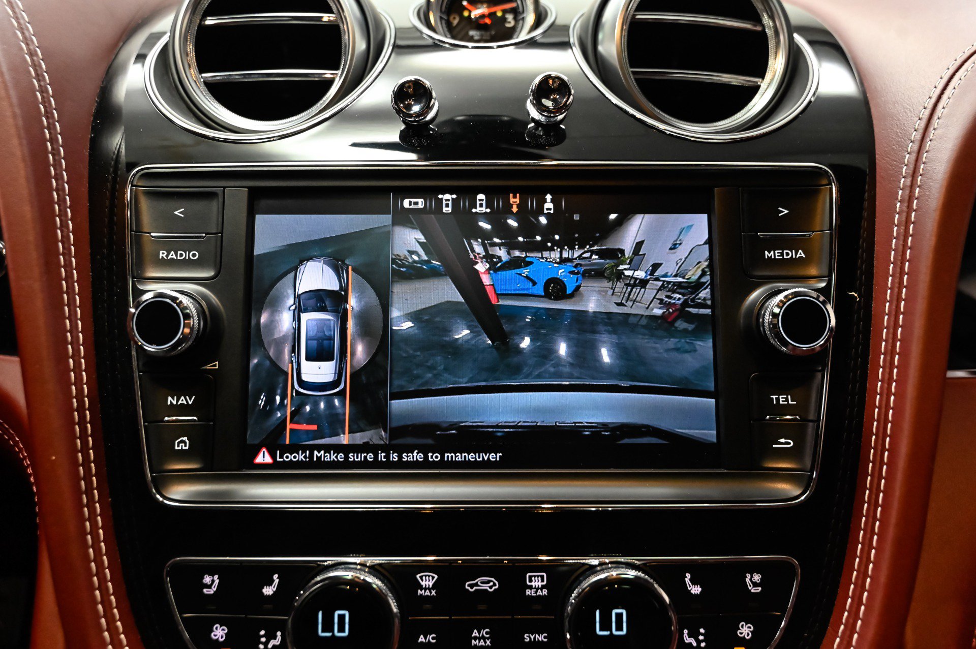 Used 2019 Bentley Bentayga AWD/4WD image 48