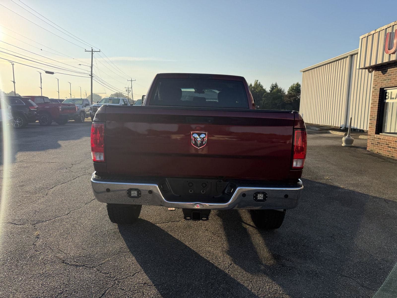 Used 2018 RAM 2500 Tradesman w/ Chrome Appearance Group AWD/4WD image 16
