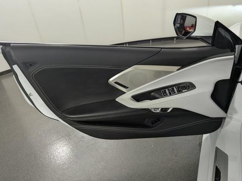 Used 2024 Chevrolet Corvette Stingray Premium Conv w/ Z51 Performance Package RWD image 20