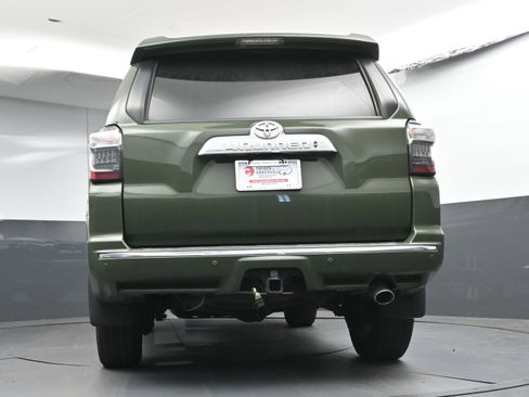 Certified 2022 Toyota 4Runner Limited AWD/4WD image 29