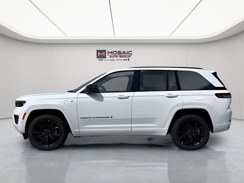New 2025 Jeep Grand Cherokee Limited 4xe image 4