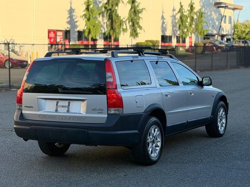 Used 2004 Volvo V70 AWD/4WD image 5