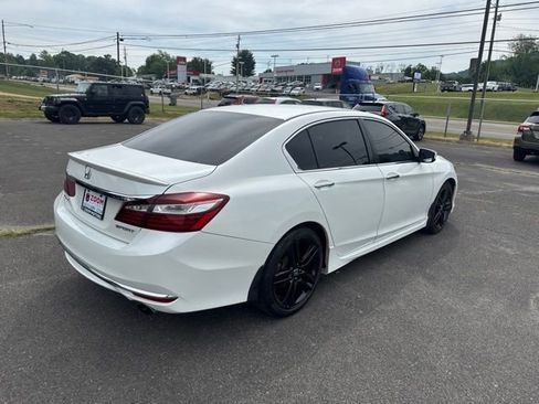 Used 2017 Honda Accord Sport image 8