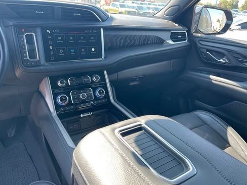 Used 2024 GMC Yukon Denali w/ Advanced Technology Package AWD/4WD image 22