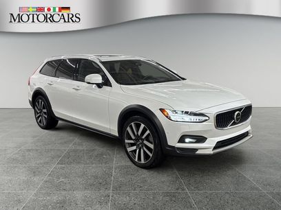 Used 2022 Volvo V90 B6 Cross Country w/ Advanced Package